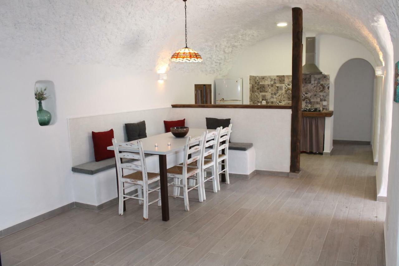 Cuevas Adonia Villa Freila Luaran gambar